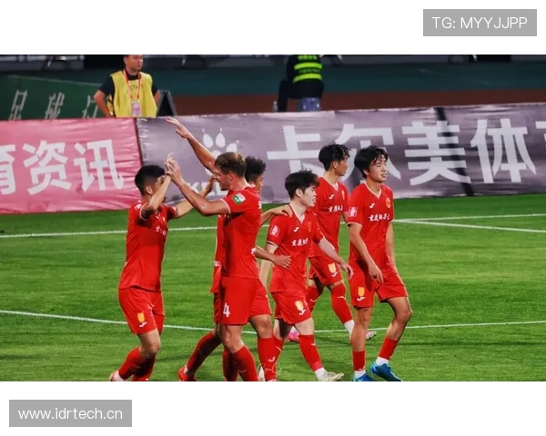 球队表现备受关注，球迷热议并期待未来比赛的精彩逆转展示。