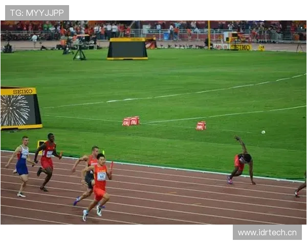 皮克领导能力持续提升，赛场内外展现稳健指挥作用